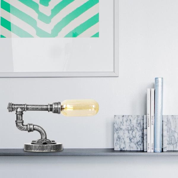 Elegante tafellamp van helder glas met ronde lampenkap