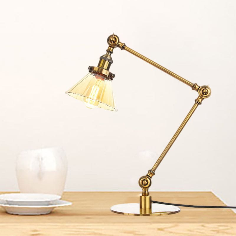 Elegante tafellamp van helder glas, kegelvormig